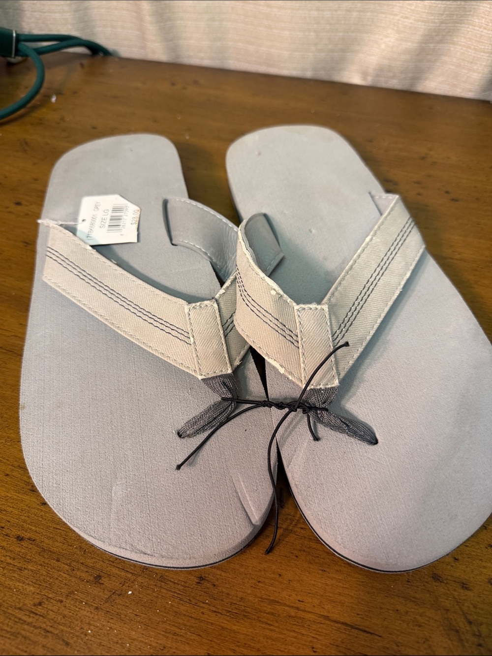 Saddlebred Light Gray Men’s Canvas Flip-Flops